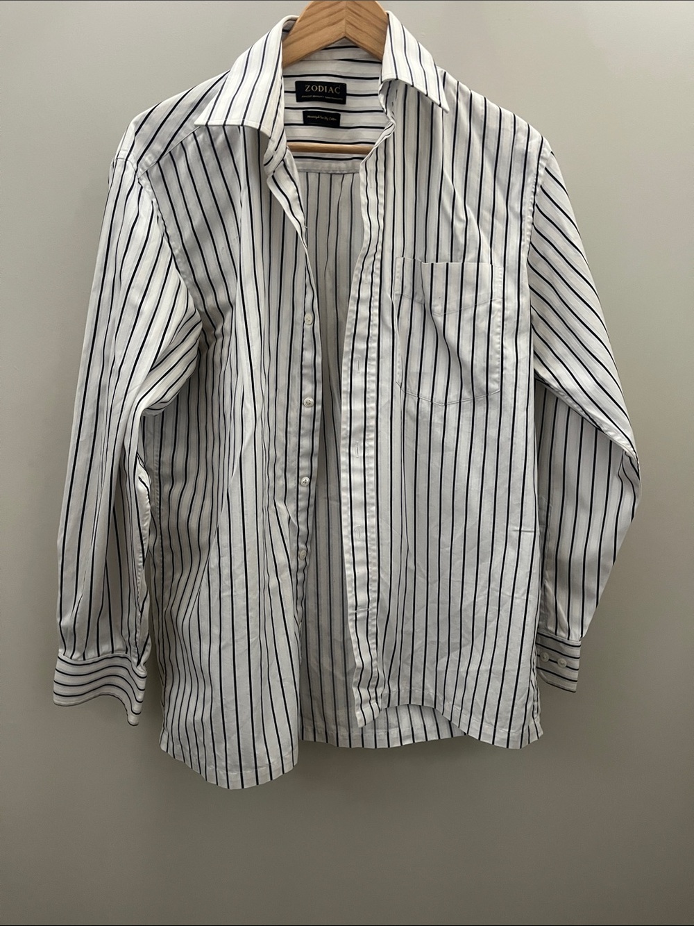Zodiac White Shirt with black Stripe Detail M